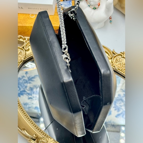 🆕 LULU GUINNESS 🧿 NWOT Black Leather Gem Clutch on a Chain - Picture 9 of 16